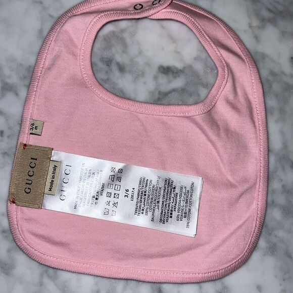 GUCCI PINK LOGO 3 PIECE BABYSUIT GIFT SET 3/6M - Picture 6 of 15